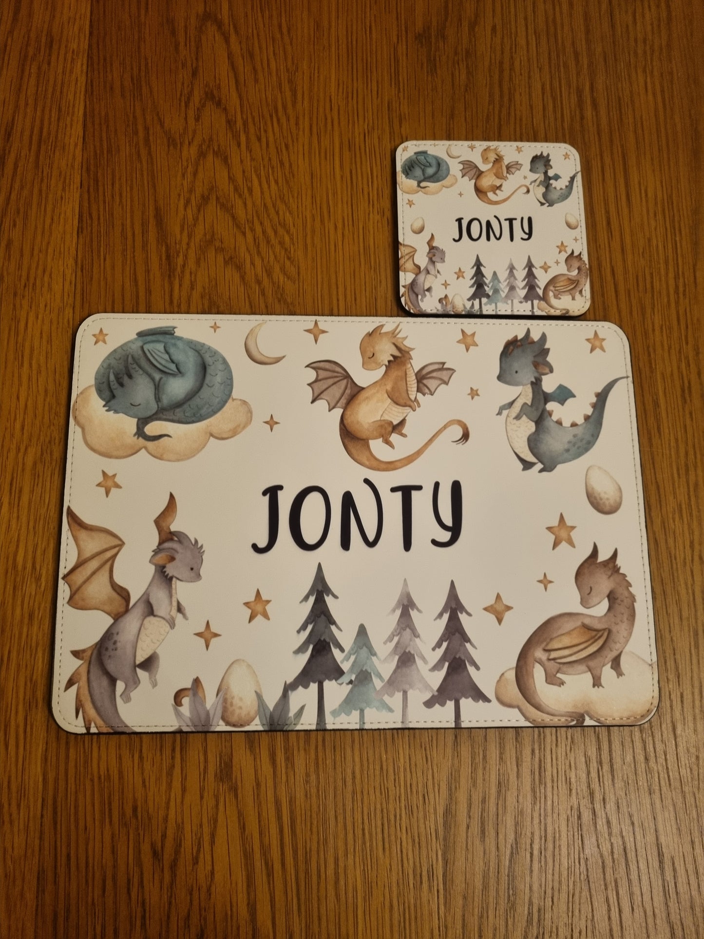 Children's placemat set. Personalised with a name. Dragon theme.