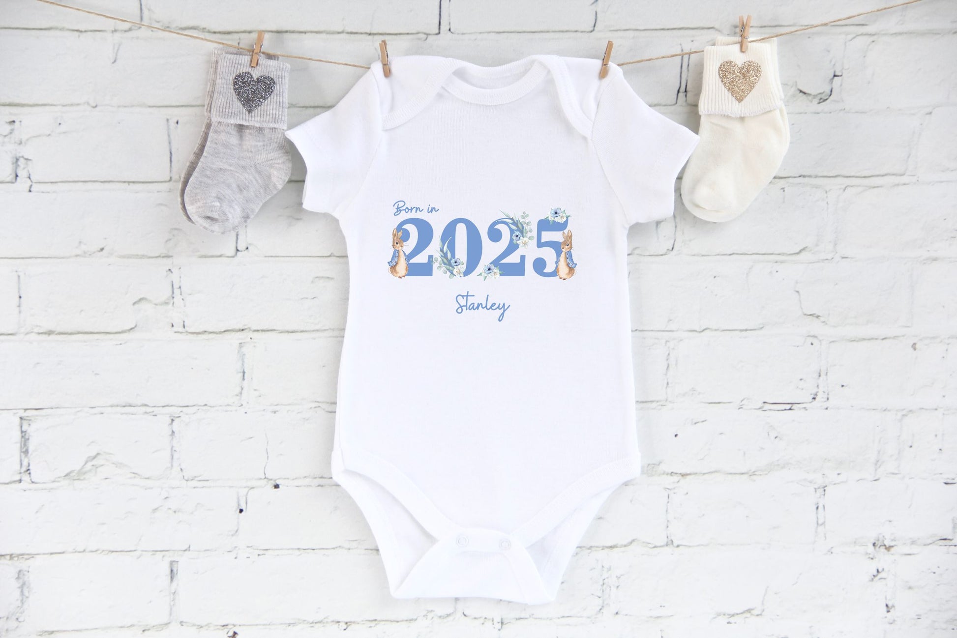 Personalised Peter Rabbit Born in 2025 Baby Outfit, Coming Home New baby arrival Vest, Rompersuit
