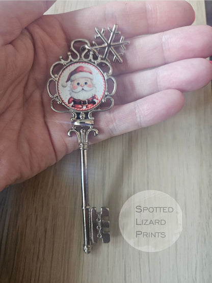 Personalised Santa Key, Magic Key for Father Christmas, Christmas Eve Box and Stocking Filler, Key for Houses or Flats with no Chimney!
