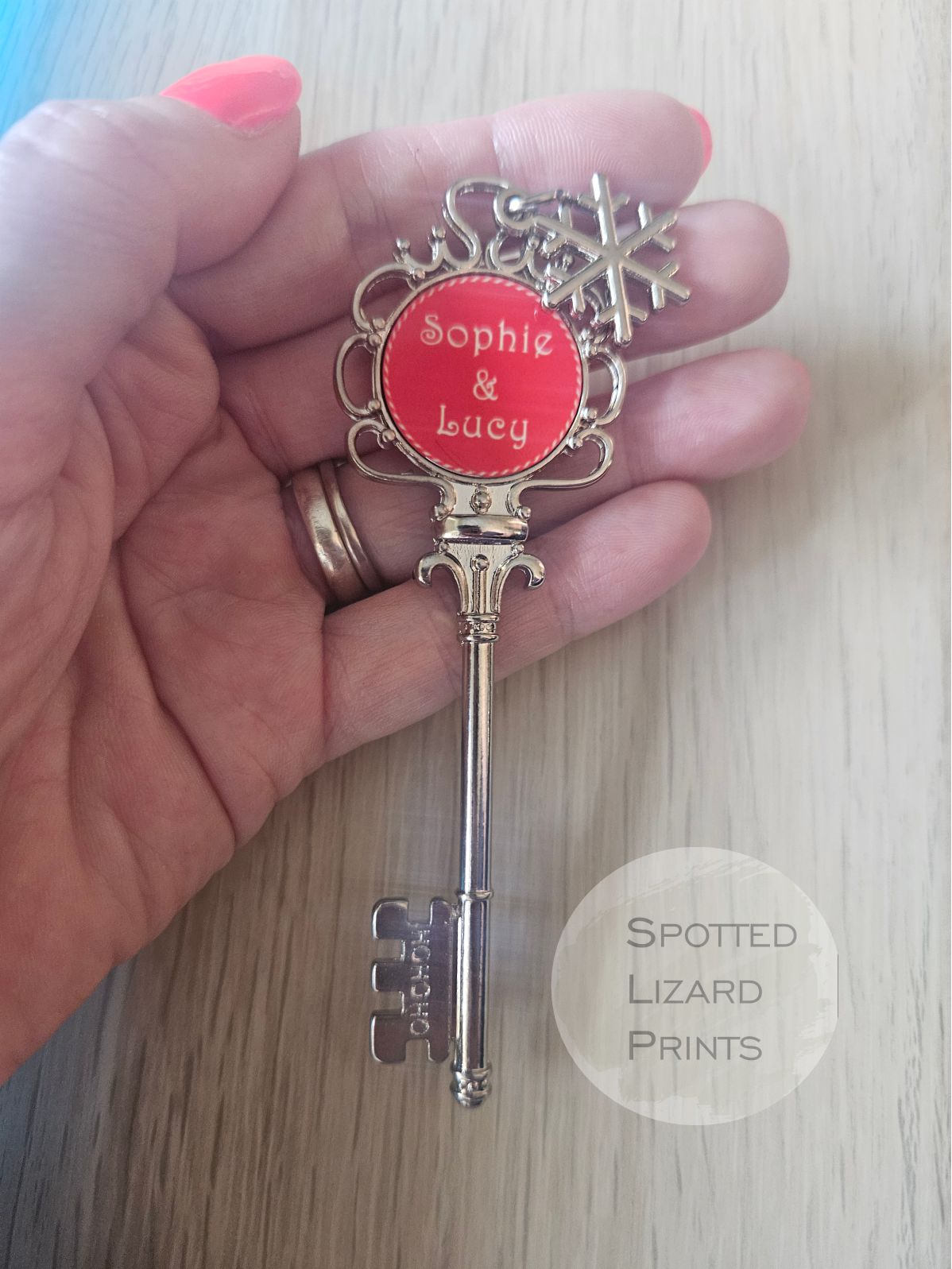 Personalised Santa Key, Magic Key for Father Christmas, Christmas Eve Box and Stocking Filler, Key for Houses or Flats with no Chimney!