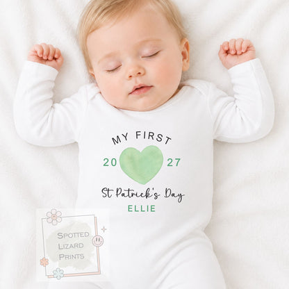 Personalized First St Patrick's Day Baby Outfit | Mo Chéad Lá Fhéile Pádraig Sleepsuit | Irish T-shirt | St Patrick's Day Sweatshirt