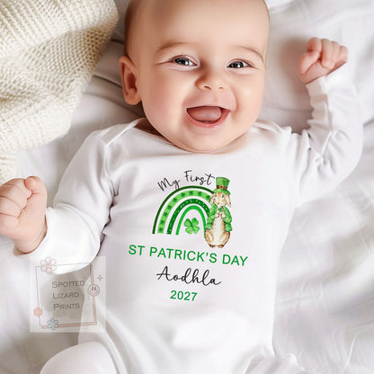 Personalized First St Patrick's Day Baby Outfit | Mo Chéad Lá Fhéile Pádraig Sleepsuit | Irish T-shirt | St Patrick's Day Sweatshirt