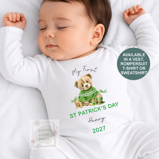 Personalized First St Patrick's Day Baby Outfit | Mo Chéad Lá Fhéile Pádraig Sleepsuit | Irish T-shirt | St Patrick's Day Sweatshirt
